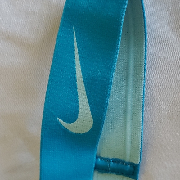 New Nike headband bundle - Picture 3 of 10